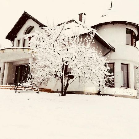 Nibylandia Dom Pod Lasem Nowa Wies Grodziska Экстерьер фото